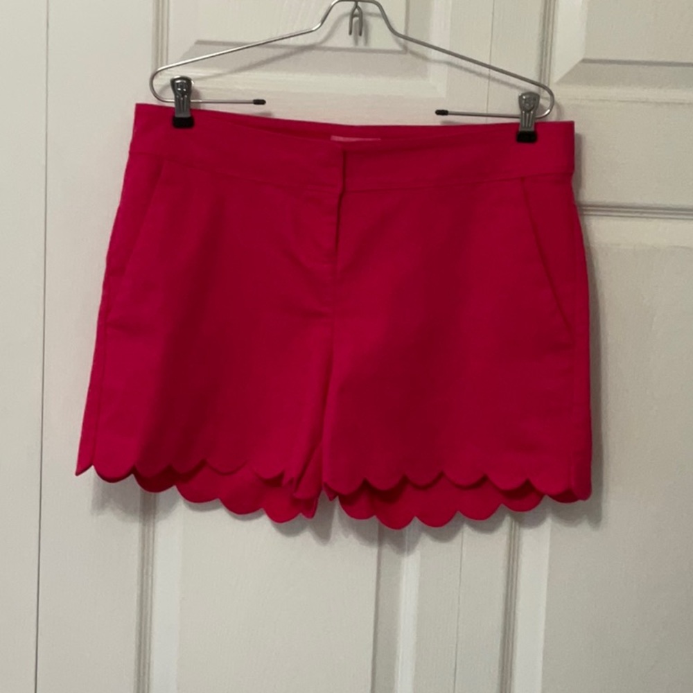 NWOT Isaac Mizrahi Scalloped Edge Shorts, Size 10; Fuchsia Pink,